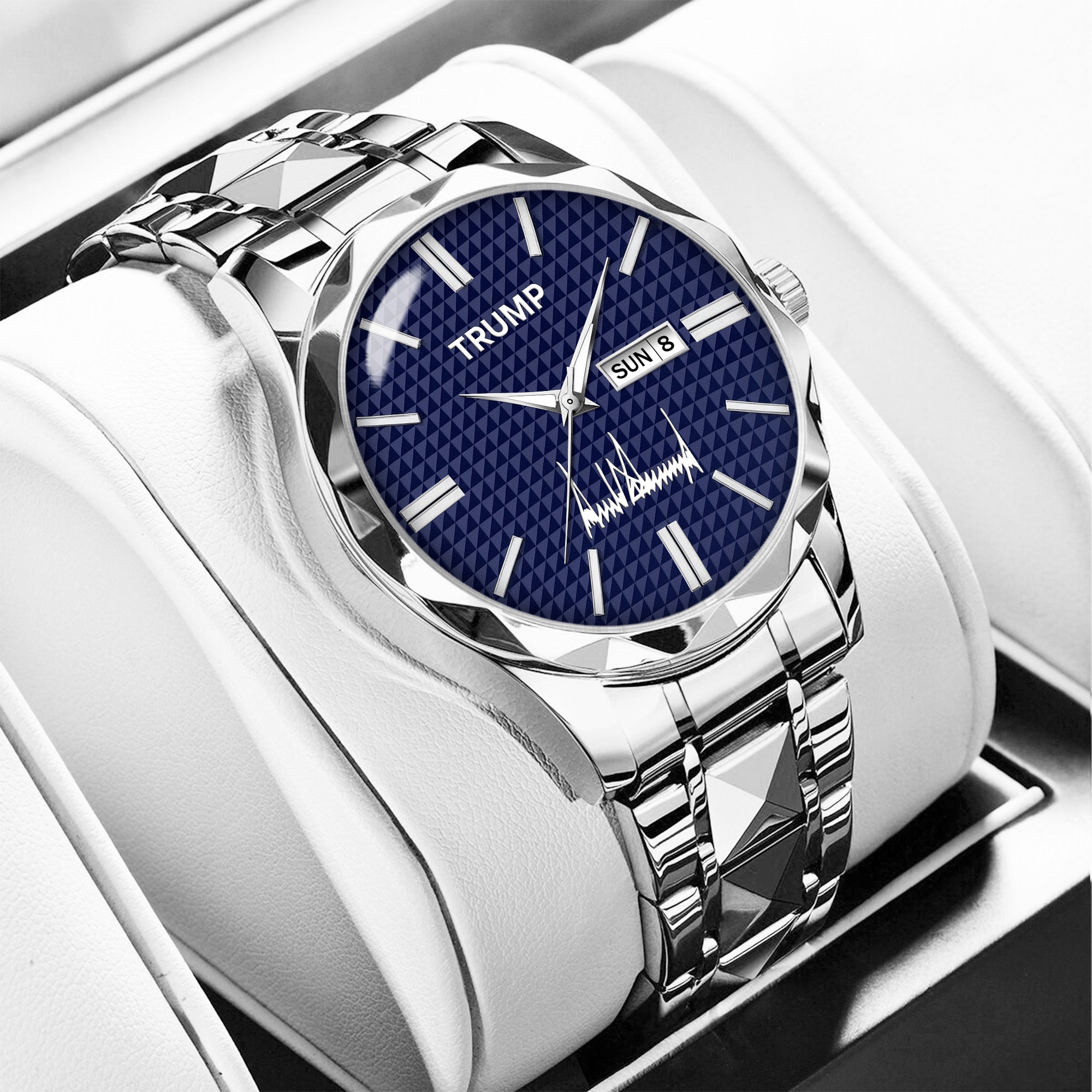 TRUMP Watch 2026 Luxury Silver – Signature Blue Dial