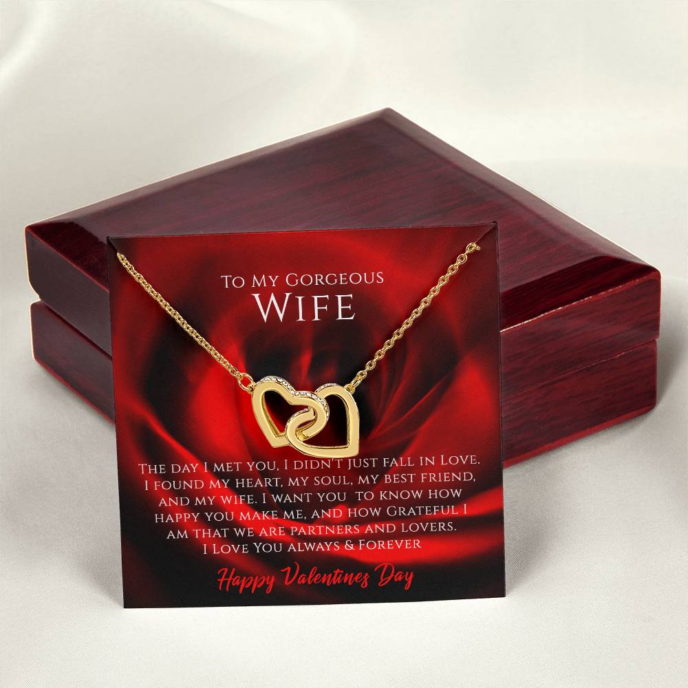To My Wife - I Am In Love With You Forever Interlocking Hearts Necklace