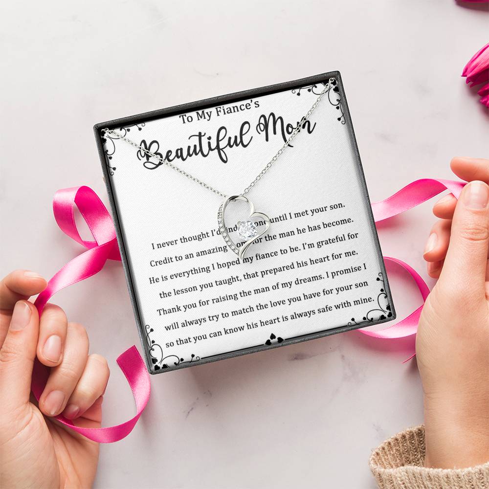 Beautiful Mom Forever Love Necklace
