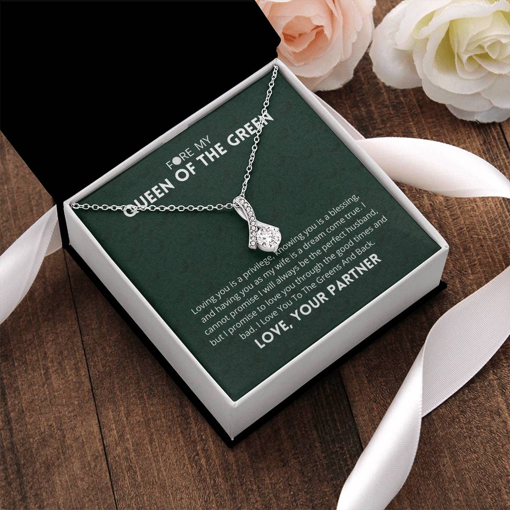 Queen Of The Green Necklace Alluring Beauty Necklace